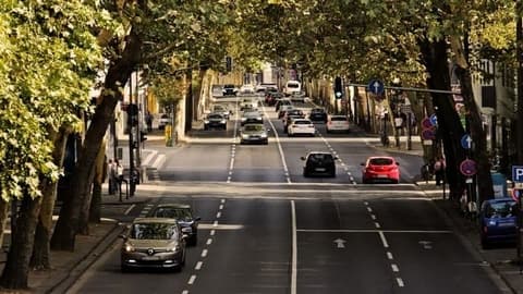 Berufsporträt Fachkraft für Straßen- und Verkehrstechnik*